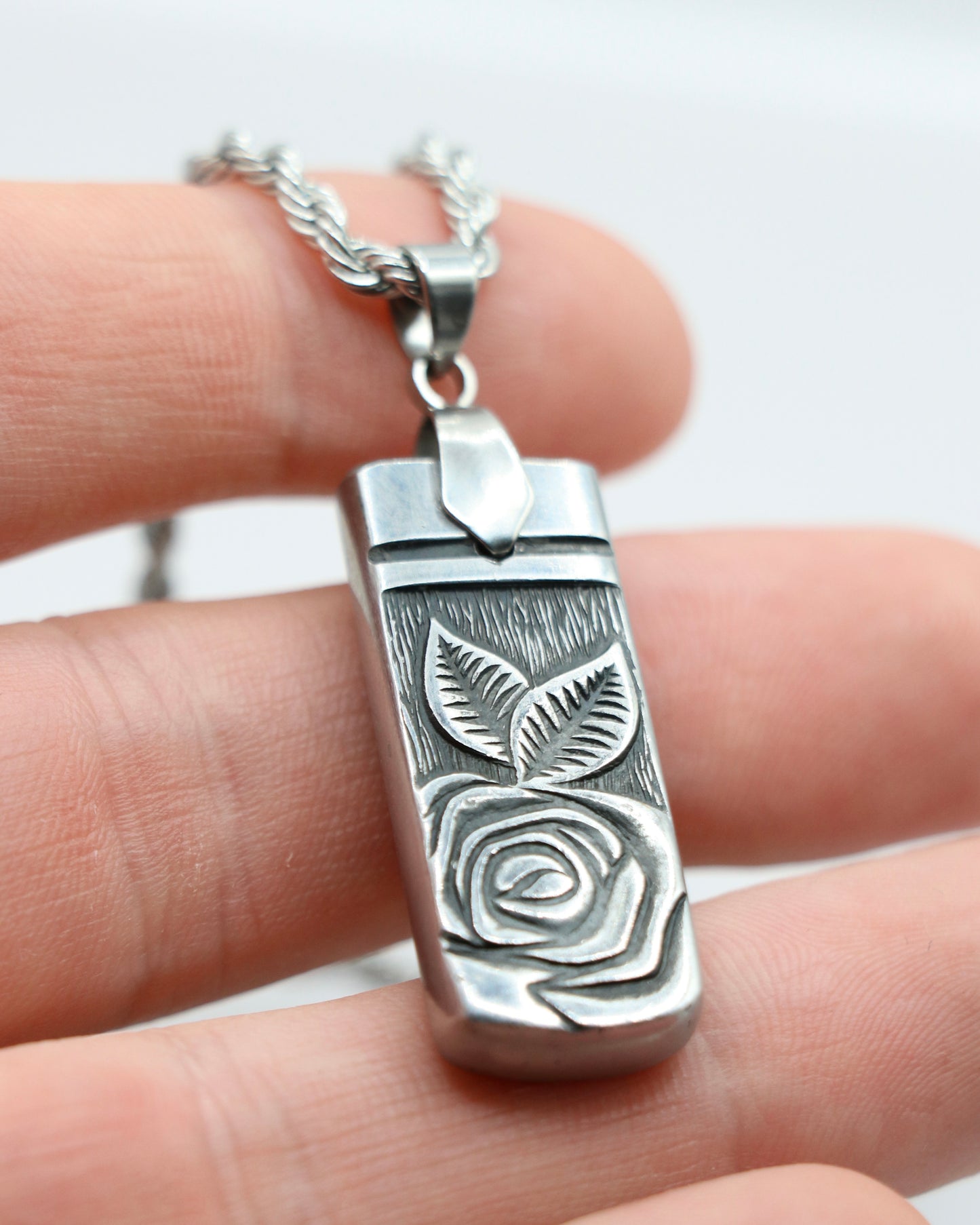INFINITY ROSE CHAIN